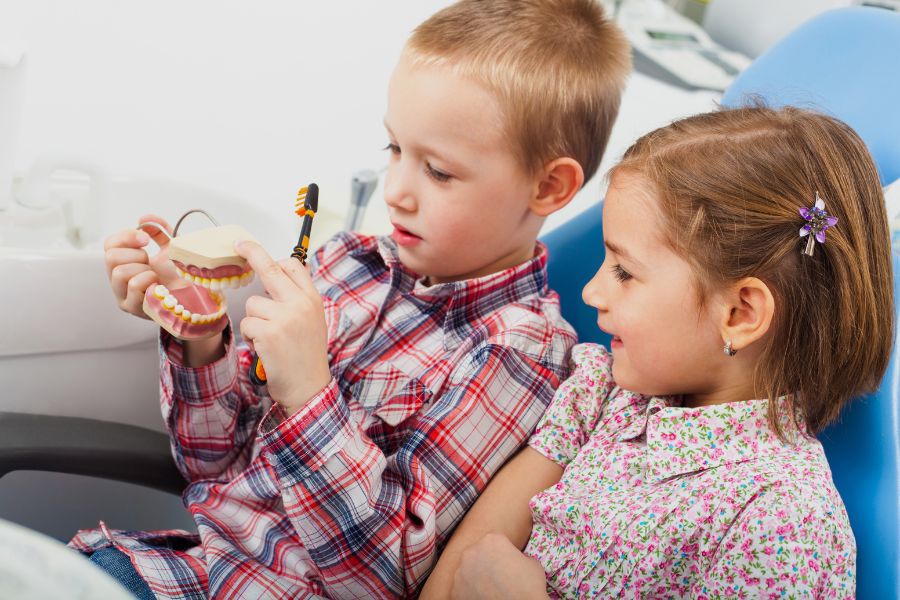 Jak przygotować się na pierwszą wizytę u stomatologa dziecięcego?